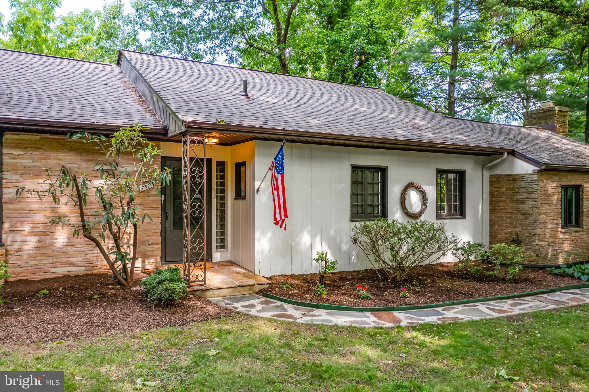 7503 Ridge Road Frederick, MD 21702 - Photo 5 of 40 Beautiful home nestled in the mountains