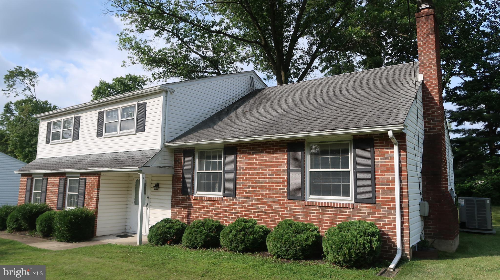 207 Fairfield Drive Wallingford, PA 19086 - Photo 2 of 28 Front View