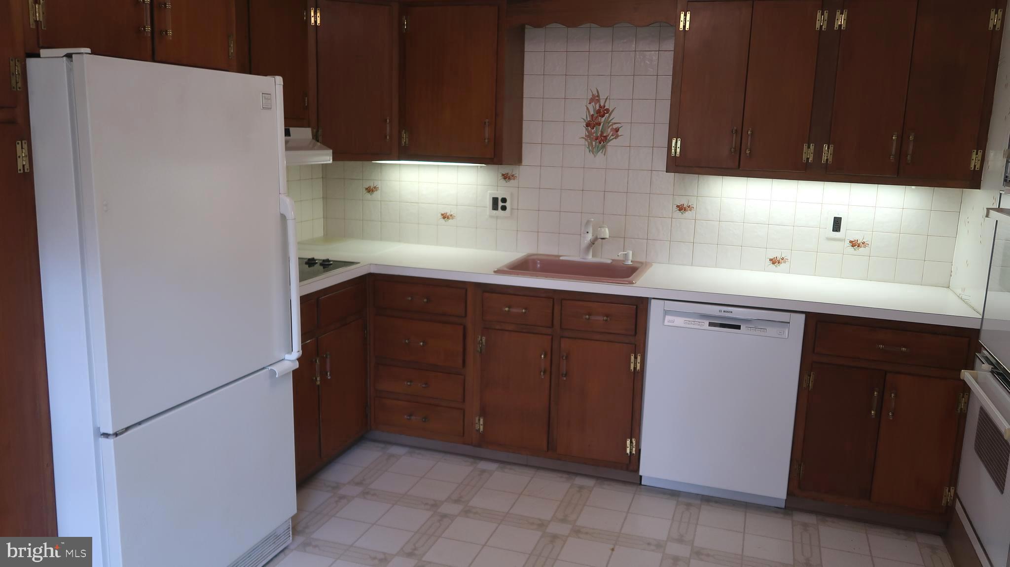 207 Fairfield Drive Wallingford, PA 19086 - Photo 12 of 28 Kitchen