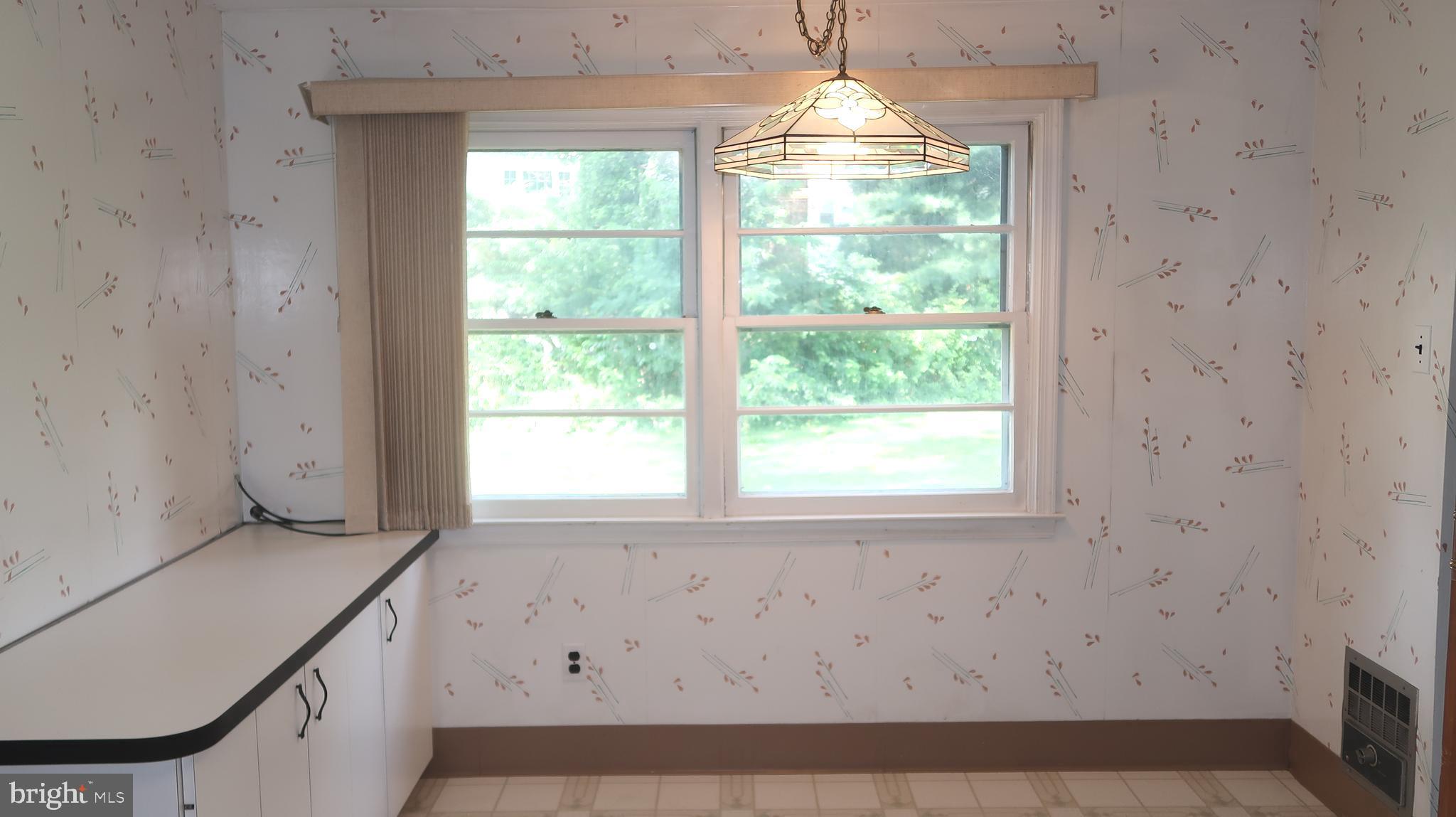 207 Fairfield Drive Wallingford, PA 19086 - Photo 14 of 28 Kitchen - Eat In Area