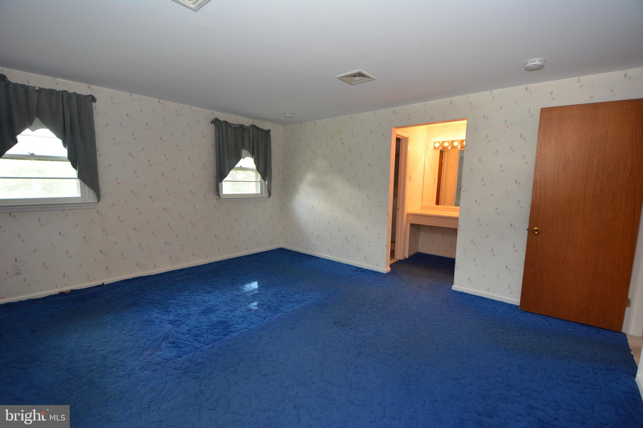 207 Fairfield Drive Wallingford, PA 19086 - Photo 18 of 28 Primary Bedroom