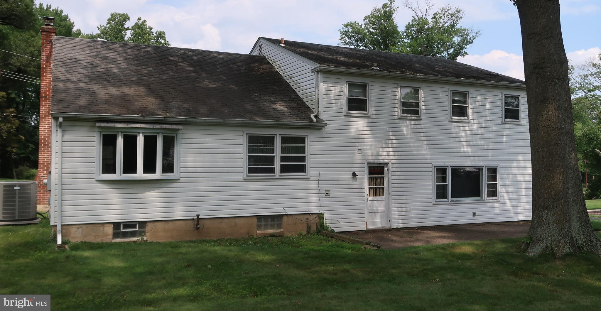 207 Fairfield Drive Wallingford, PA 19086 - Photo 5 of 28 Rear View