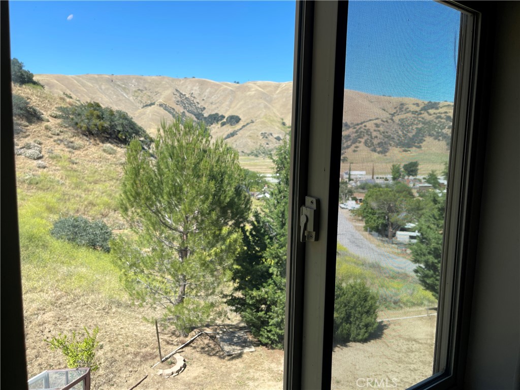 808 Circle Lebec, CA 93243 - Photo 35 of 42 View from Loft
