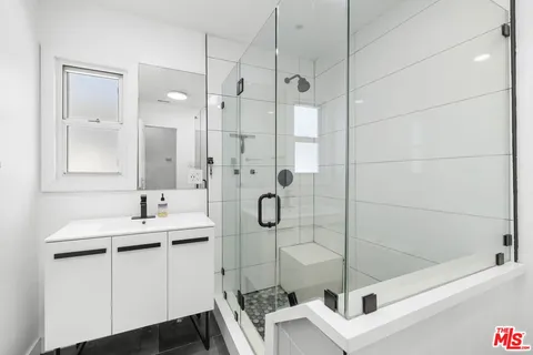 $1,378,000 | 9717 South 4th Avenue, Inglewood, CA 90305