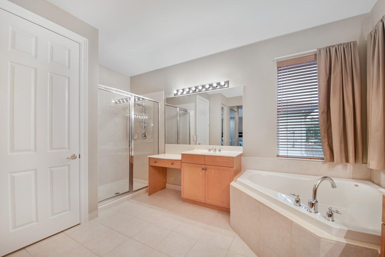 11073 Sunset Ridge Circle Boynton Beach, FL 33473 - Photo 24 of 83 Soaking Tub