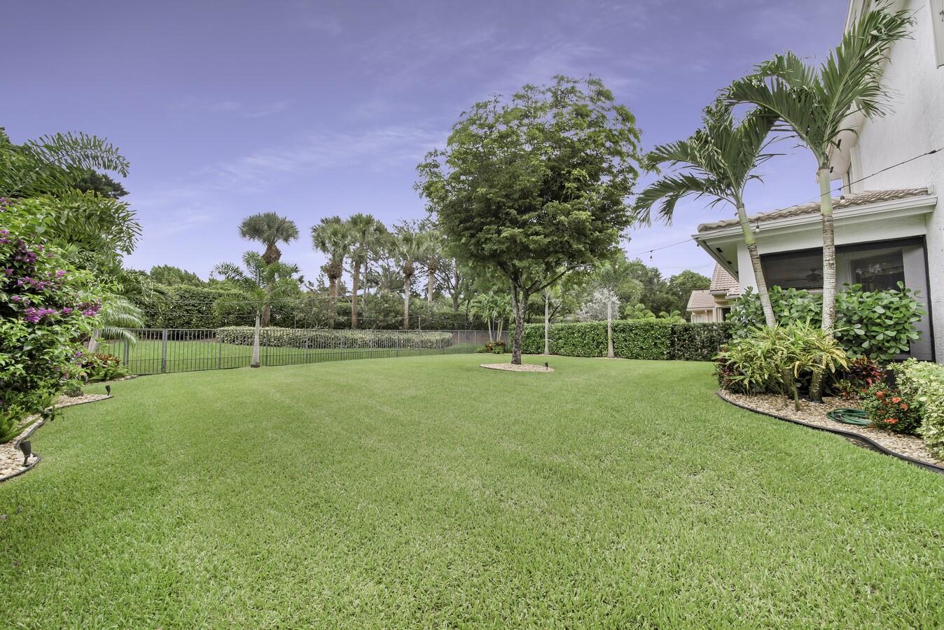 11073 Sunset Ridge Circle Boynton Beach, FL 33473 - Photo 41 of 83 Large Yard