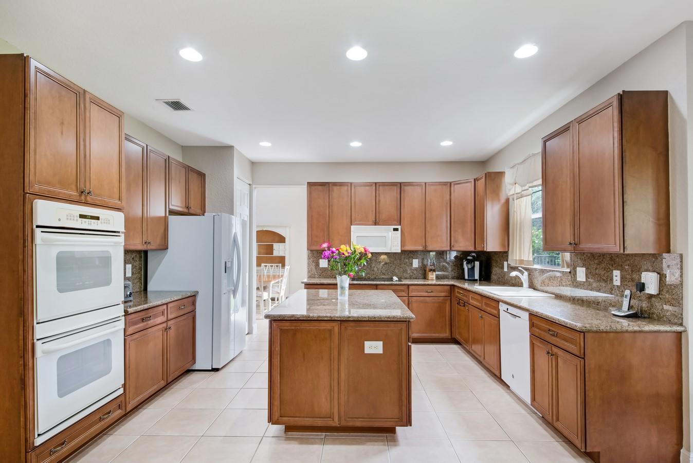 11073 Sunset Ridge Circle Boynton Beach, FL 33473 - Photo 6 of 83 Kitchen