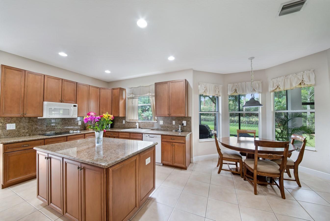11073 Sunset Ridge Circle Boynton Beach, FL 33473 - Photo 7 of 83 Center Island