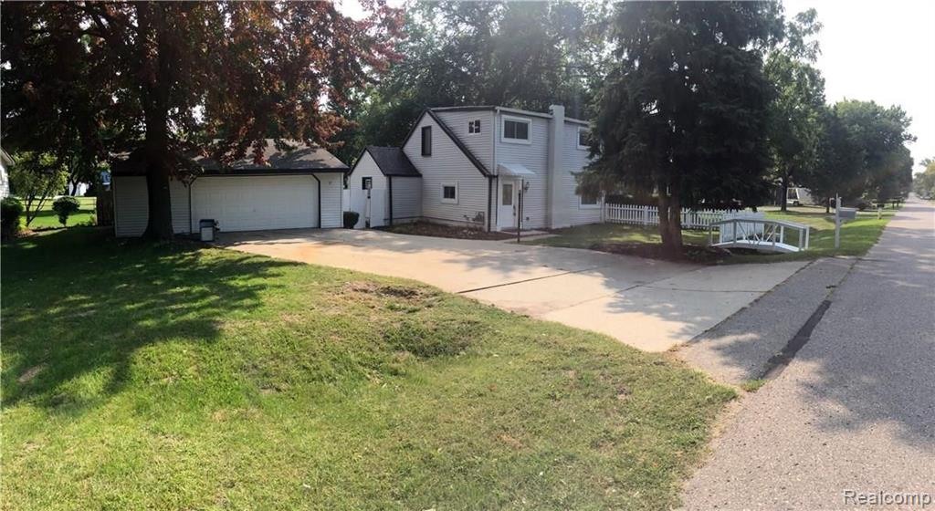 2985 Emmons Avenue Rochester Hills, MI 48307 - Photo 1 of 39