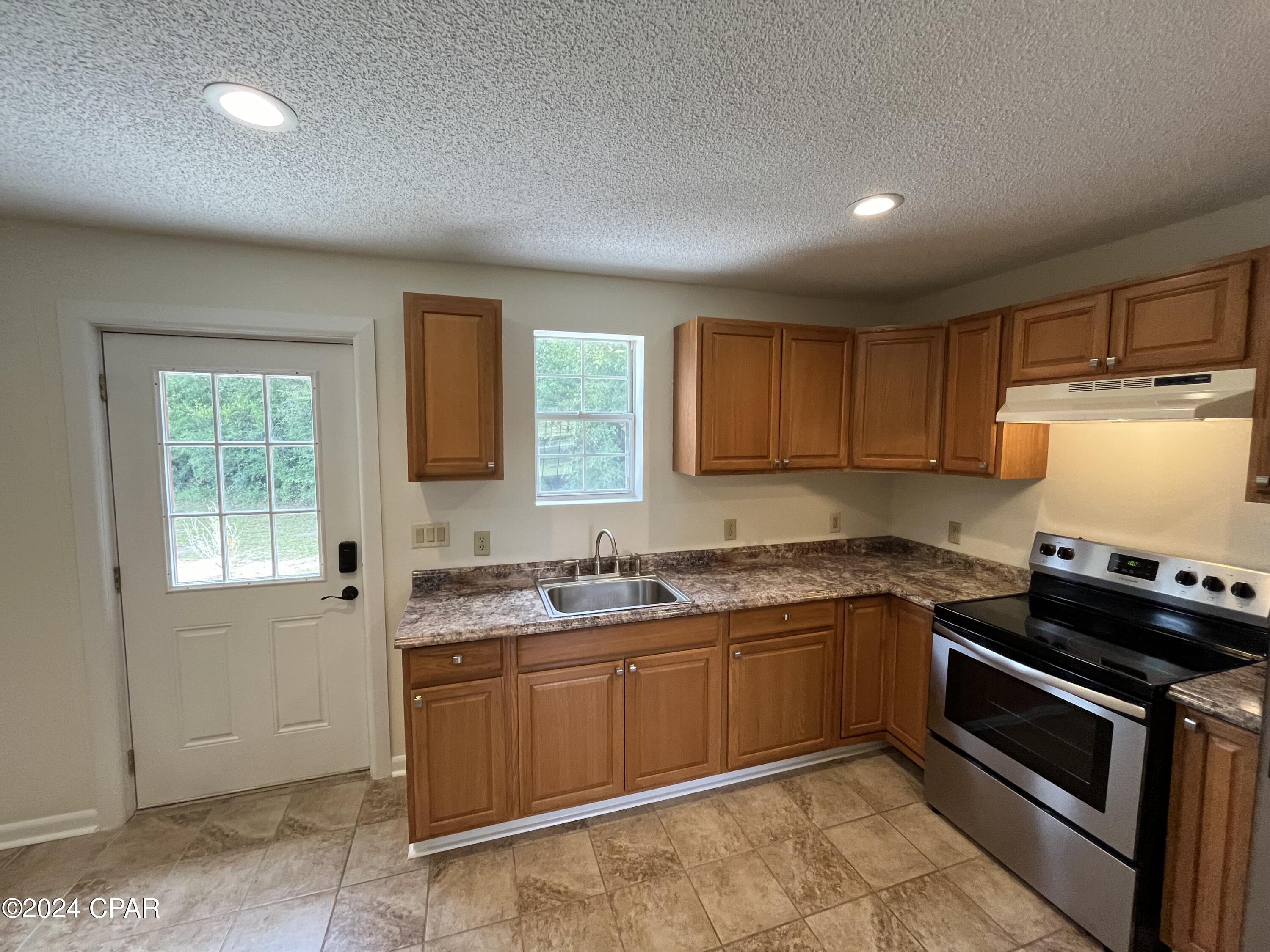 3526 Peanut Road Cottondale, FL 32431 - Photo 7 of 19