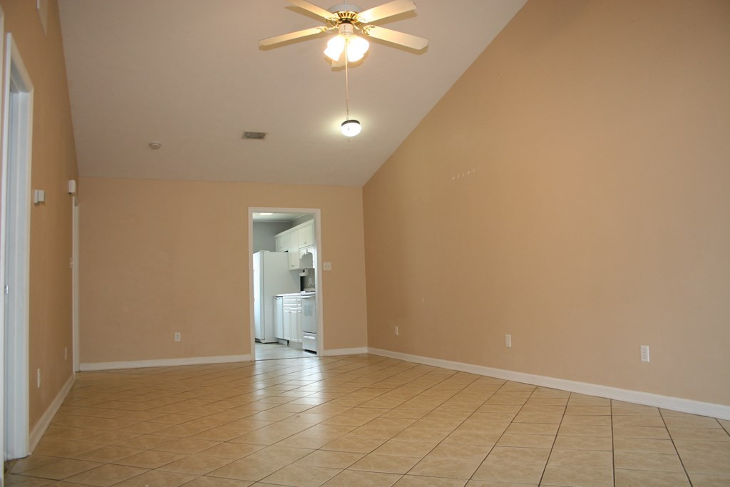 215 High Point Way Evans, GA 30809 - Photo 5 of 16