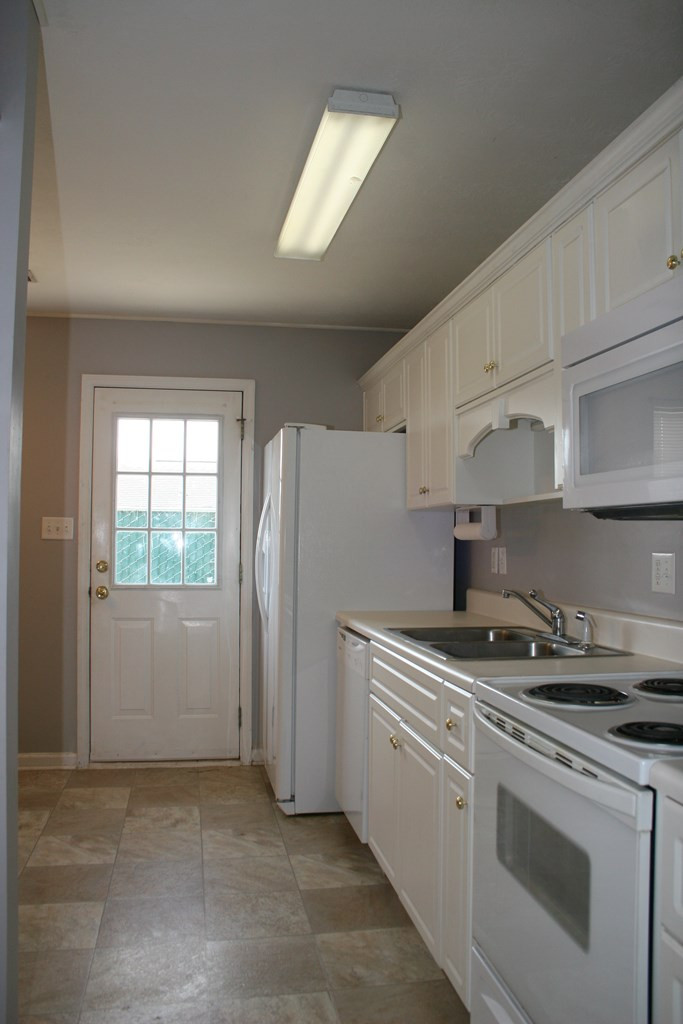 215 High Point Way Evans, GA 30809 - Photo 8 of 16