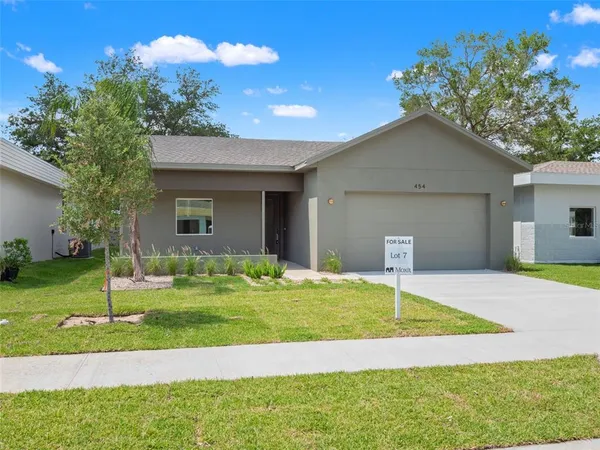 $389,990 | 454 Skyfield Court, Weirsdale, FL 32195