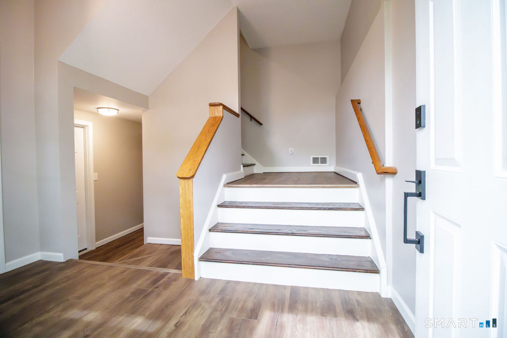 402 Larkspur Farm Road, Unit 34 Torrington, CT 06790 - Photo 5 of 31