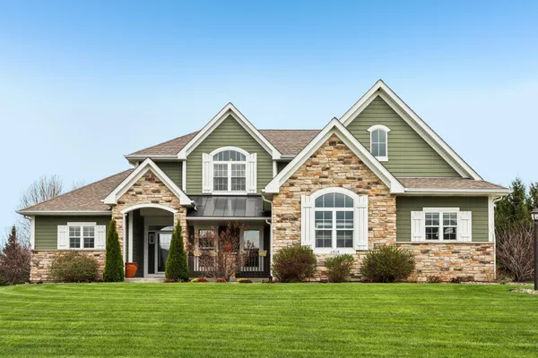 $725,000 | 6408 Blue River Way, Caledonia, WI 53402