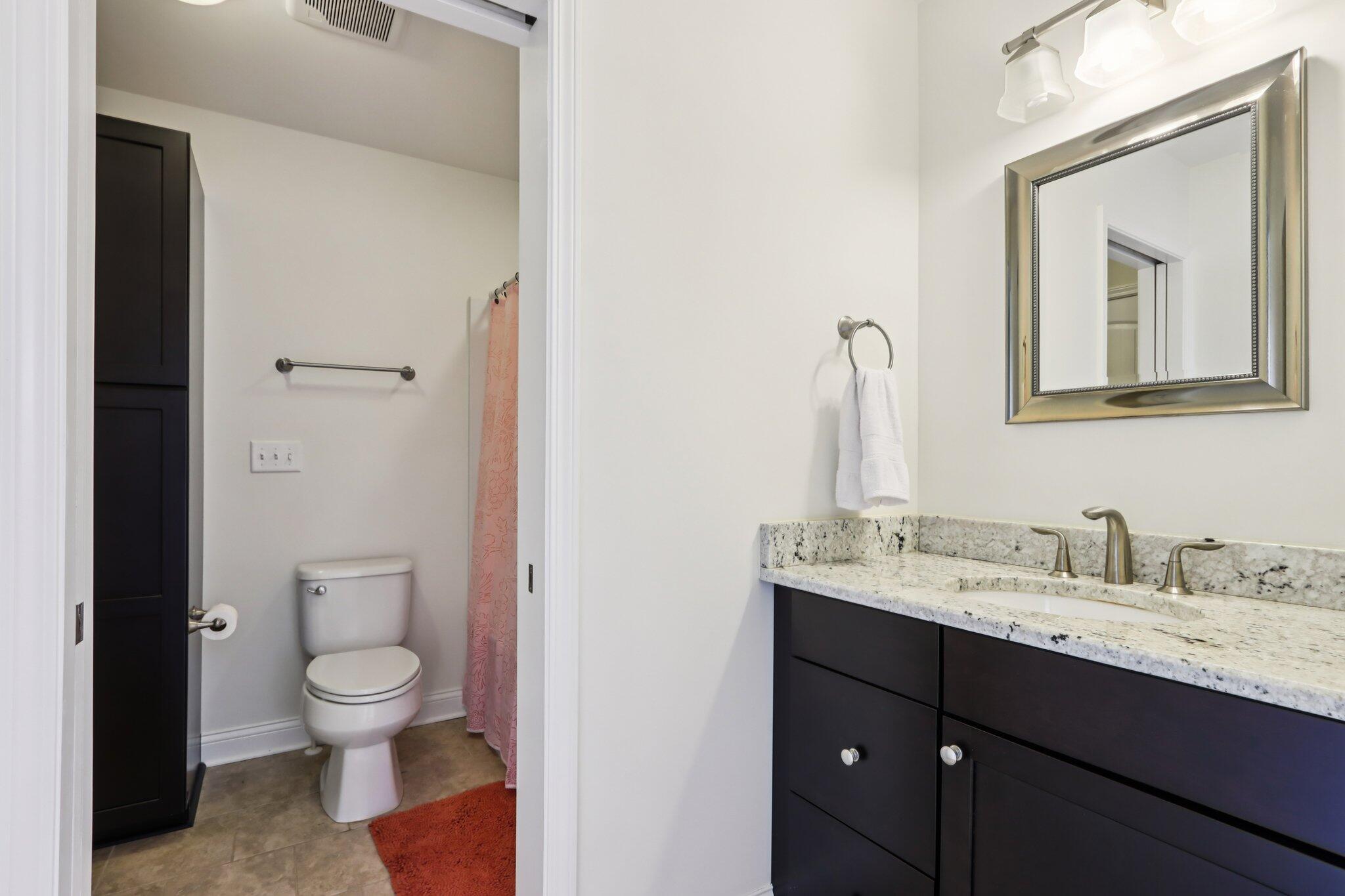 6408 Blue River Way Caledonia, WI 53402 - Photo 28 of 49 Jack and Jill bath