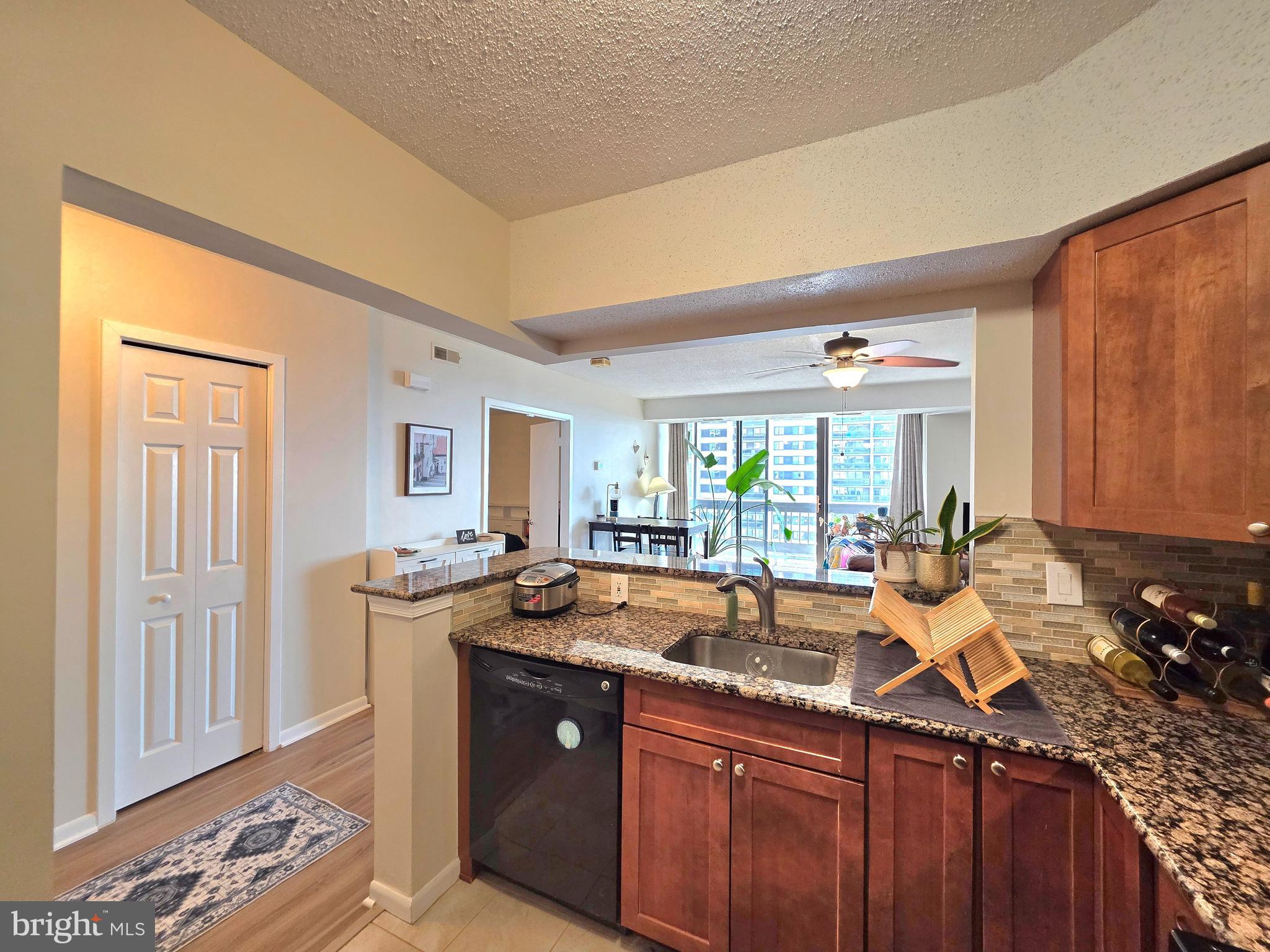 5505 Seminary Road, Unit 1817N Falls Church, VA 22041 - Photo 5 of 33 Kitchen