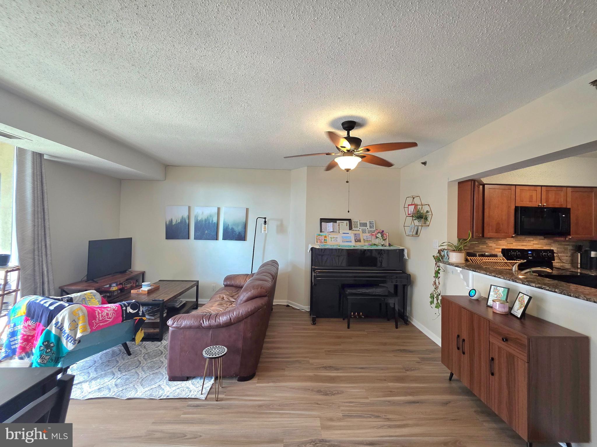 5505 Seminary Road, Unit 1817N Falls Church, VA 22041 - Photo 7 of 33 Living Room/Dining Room