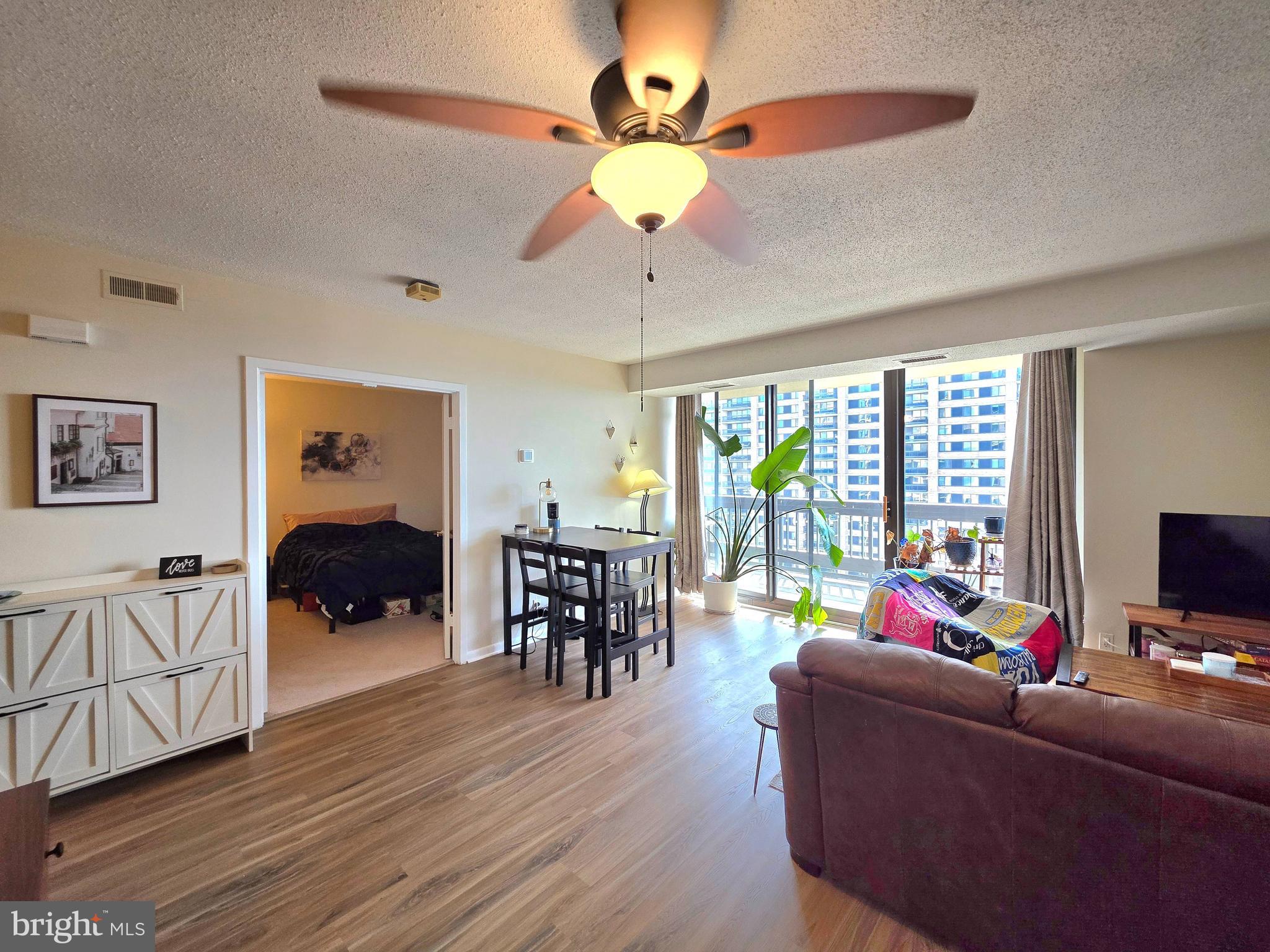 5505 Seminary Road, Unit 1817N Falls Church, VA 22041 - Photo 8 of 33 Living Room/Dining Room