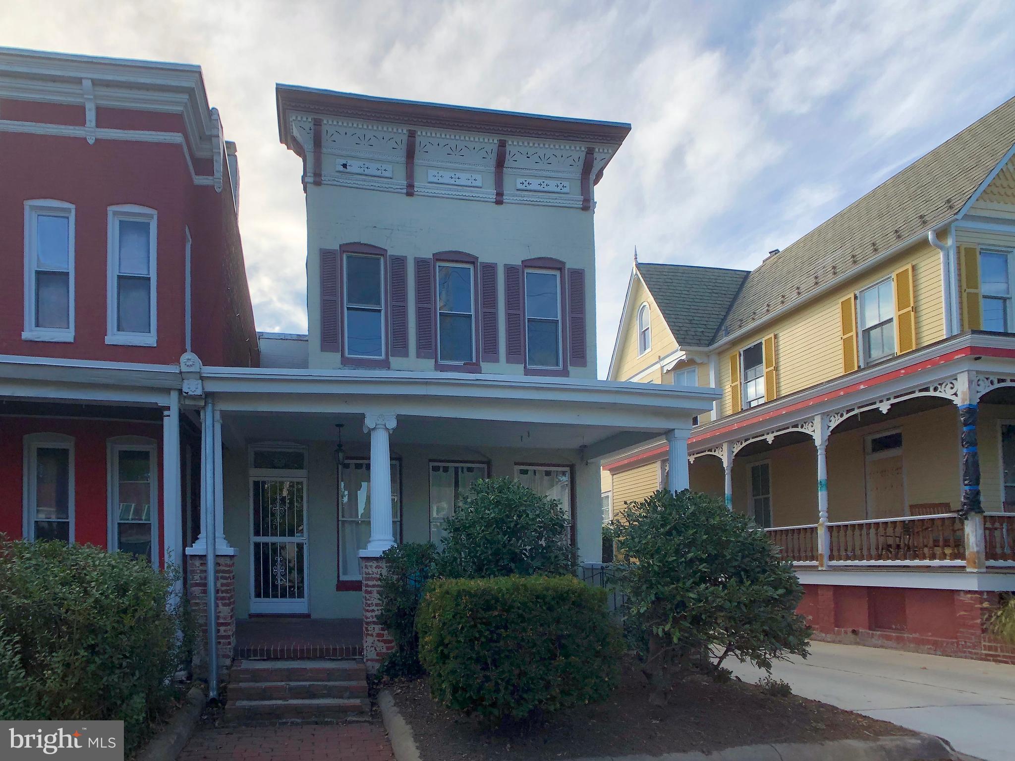 1880s gorgeous home!