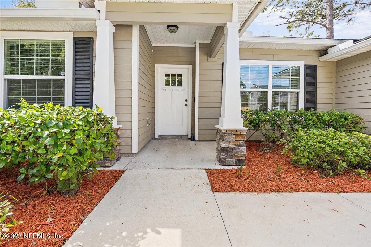 5418 Manfields Place Jacksonville, FL 32207 - Photo 2 of 21 front view of a house