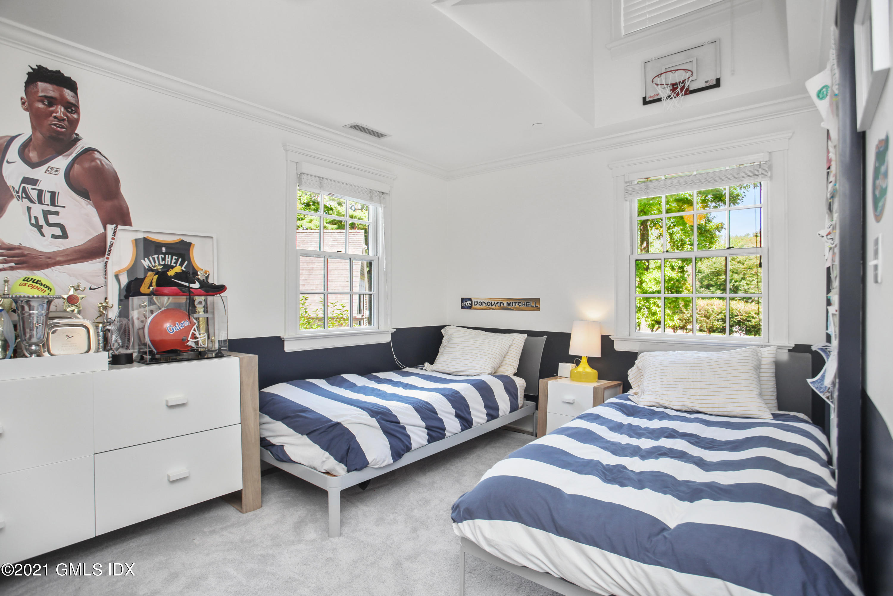 8 Cathlow Drive Riverside, CT 06878 - Photo 31 of 44 a bedroom with two beds and a window