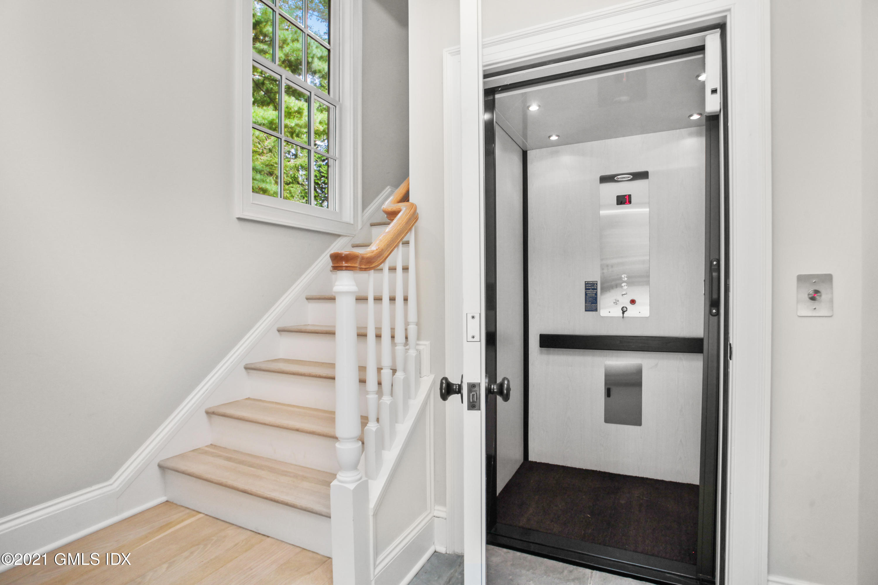 8 Cathlow Drive Riverside, CT 06878 - Photo 35 of 44 a view of entryway