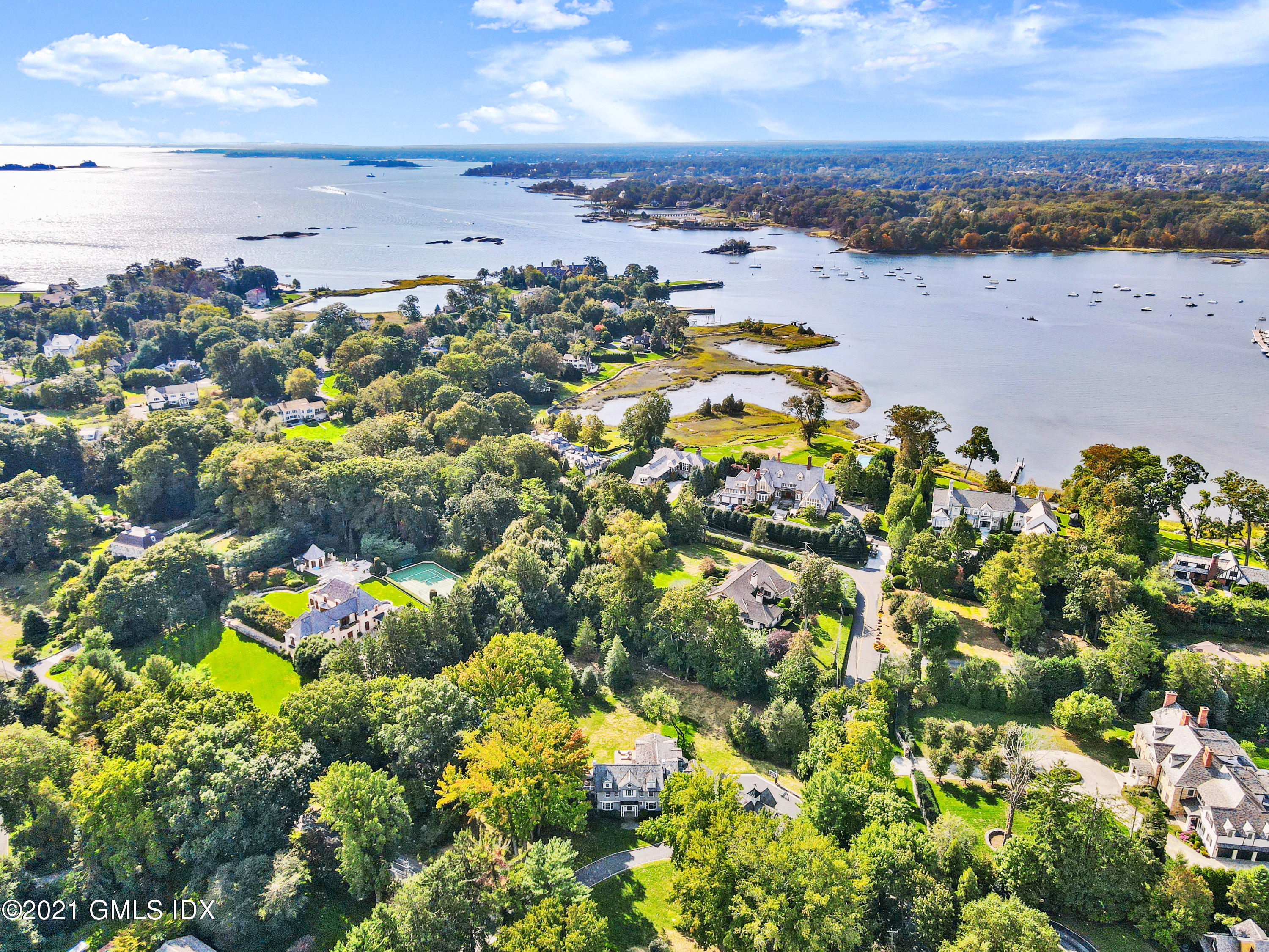 8 Cathlow Drive Riverside, CT 06878 - Photo 5 of 44 a view of a city