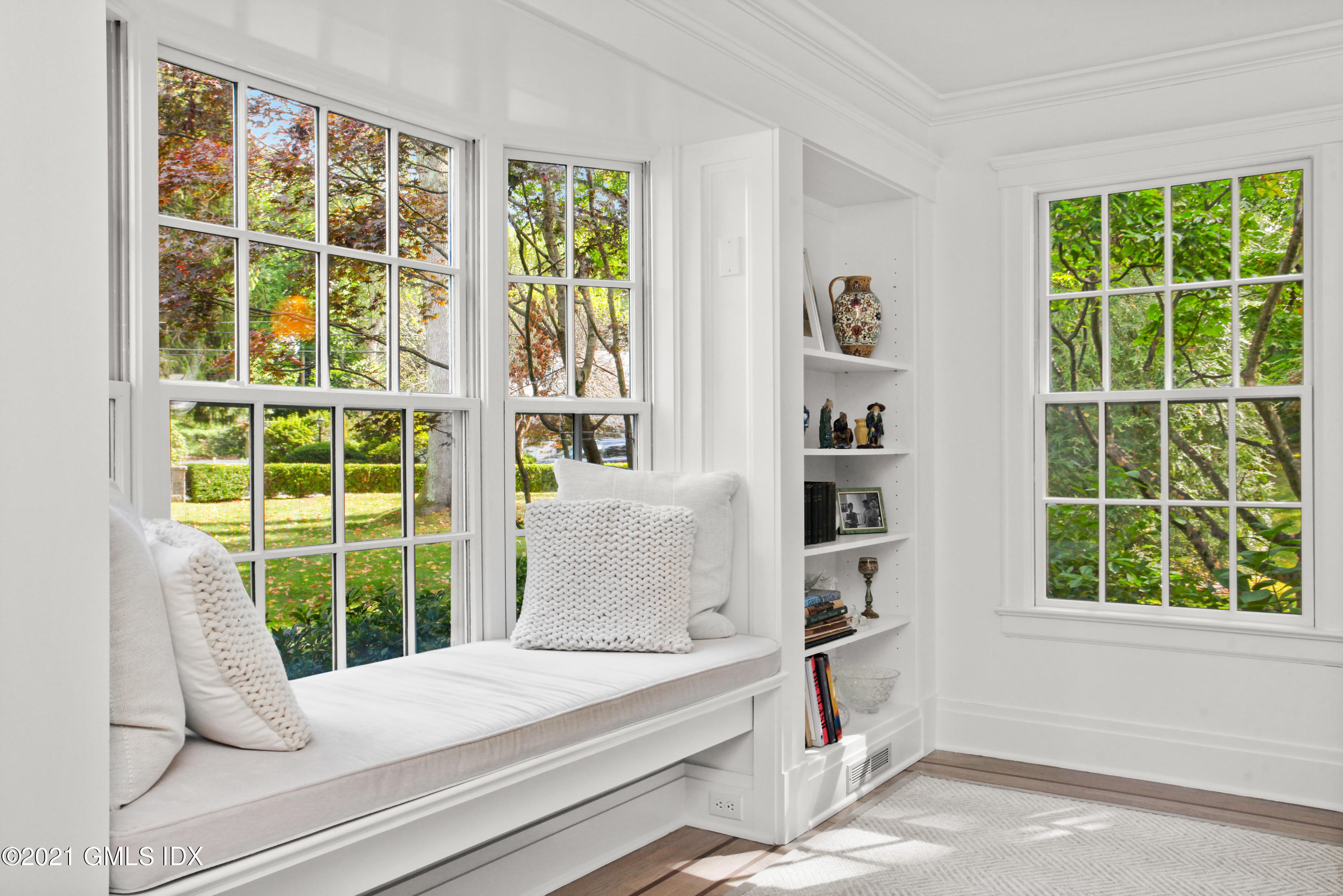 8 Cathlow Drive Riverside, CT 06878 - Photo 9 of 44 a room with a large window and a bed