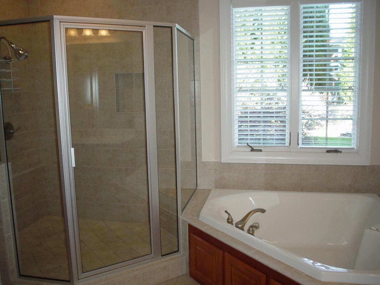 3121 Hidden Oak Road Southwest Roanoke, VA 24018 - Photo 13 of 18 Master Bath