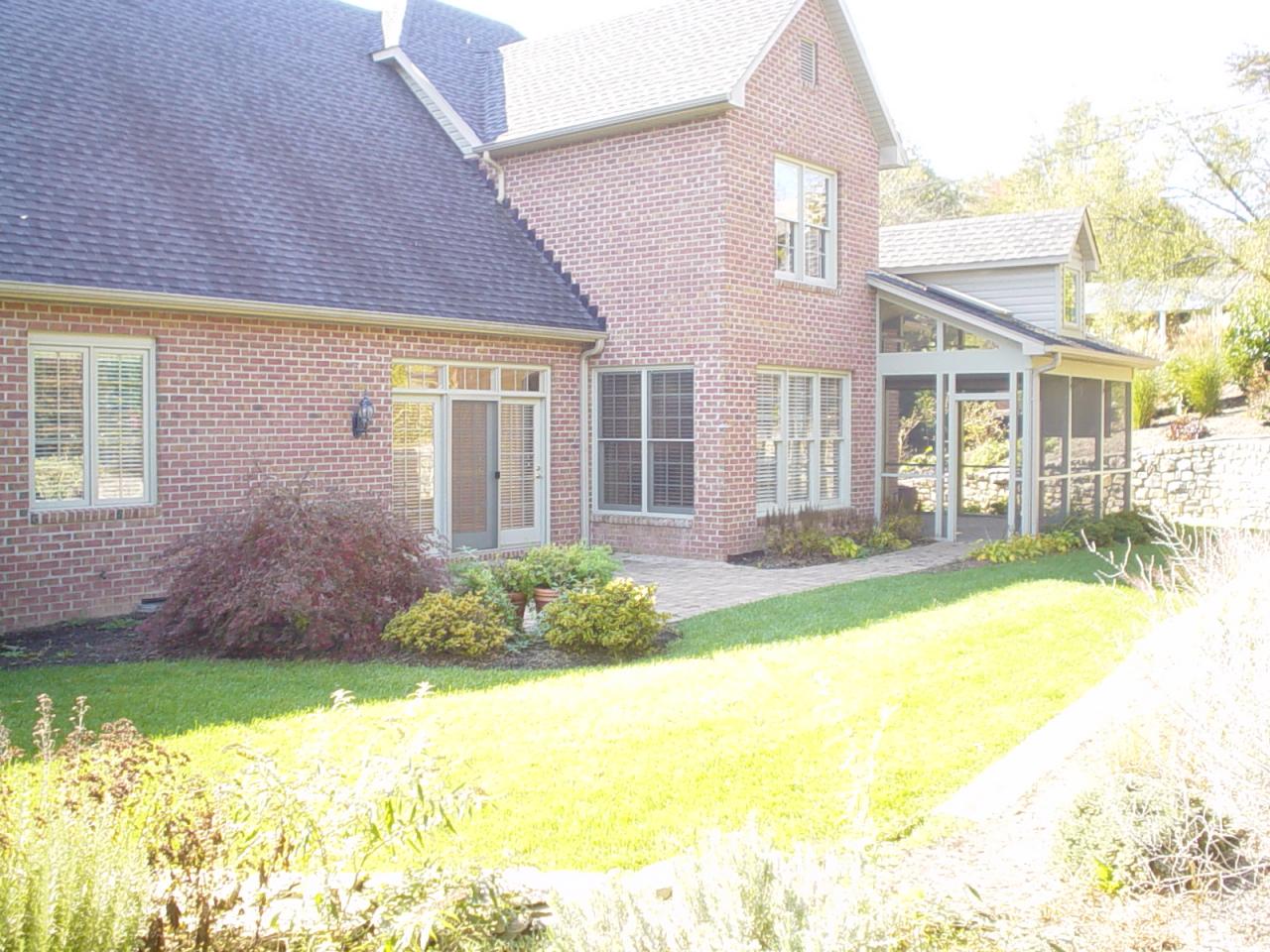 3121 Hidden Oak Road Southwest Roanoke, VA 24018 - Photo 5 of 18 Rear View