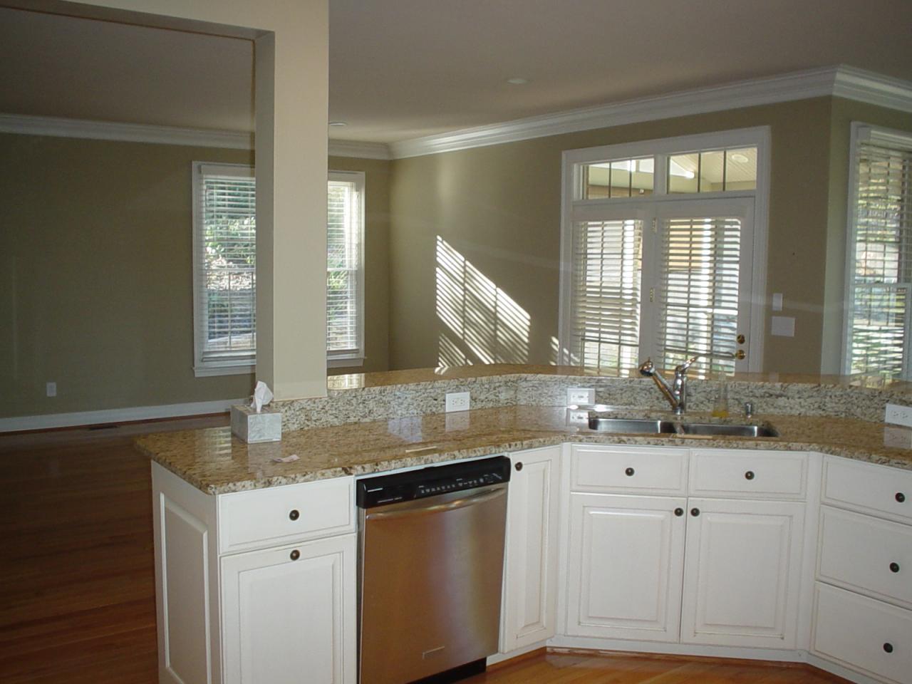 3121 Hidden Oak Road Southwest Roanoke, VA 24018 - Photo 10 of 18 Kitchen and Family Room