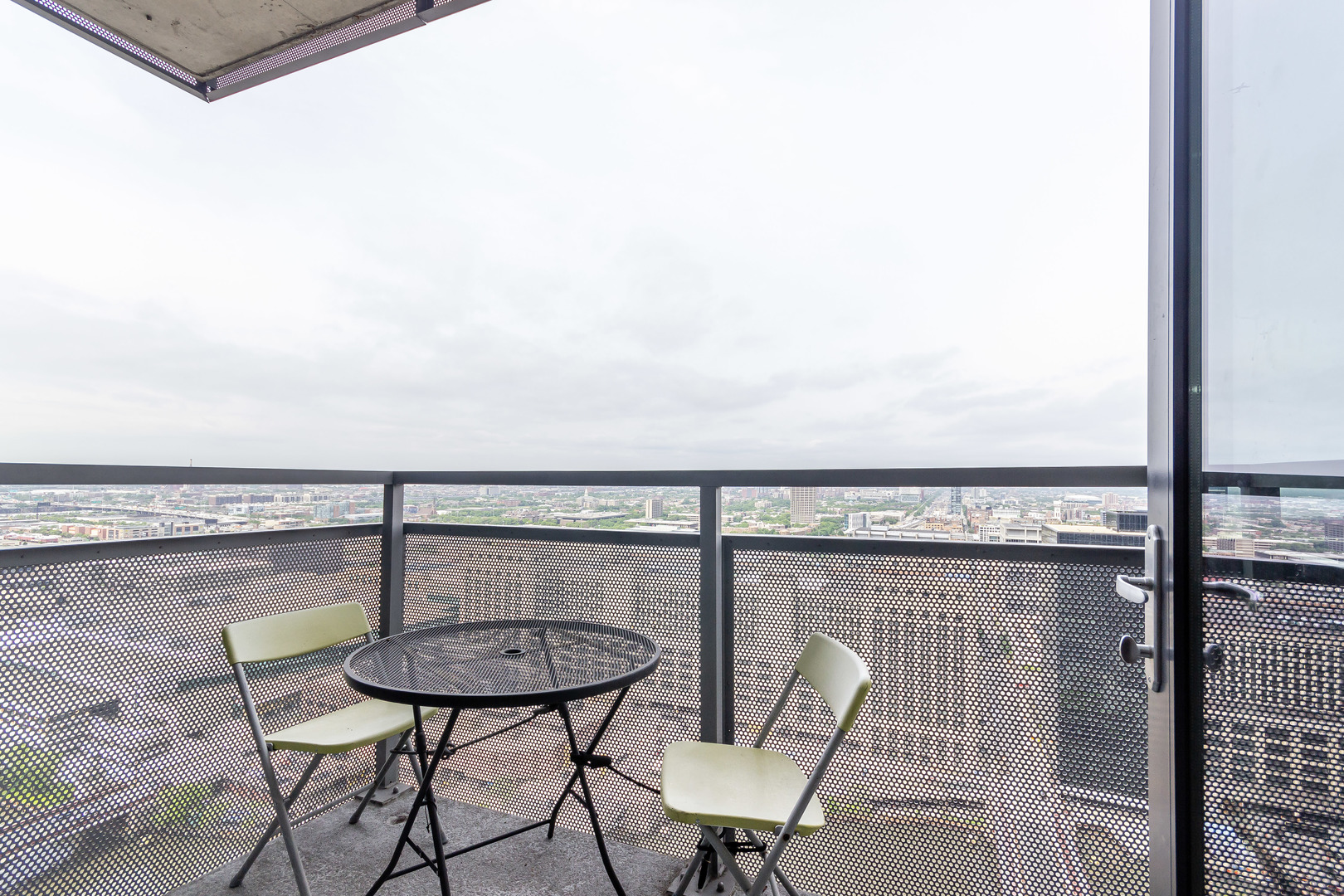 235 West Van Buren Street, Unit 3714 Chicago, IL 60607 - Photo 7 of 15