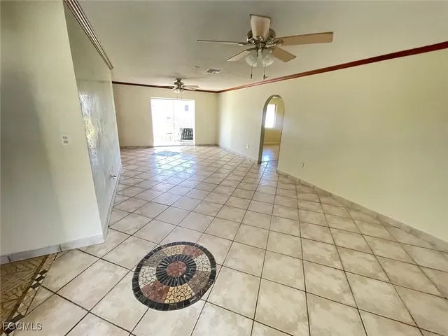 a view of a livingroom with window