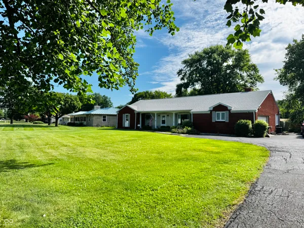 $265,000 | 2016 South Riley Highway, Shelbyville, IN 46176