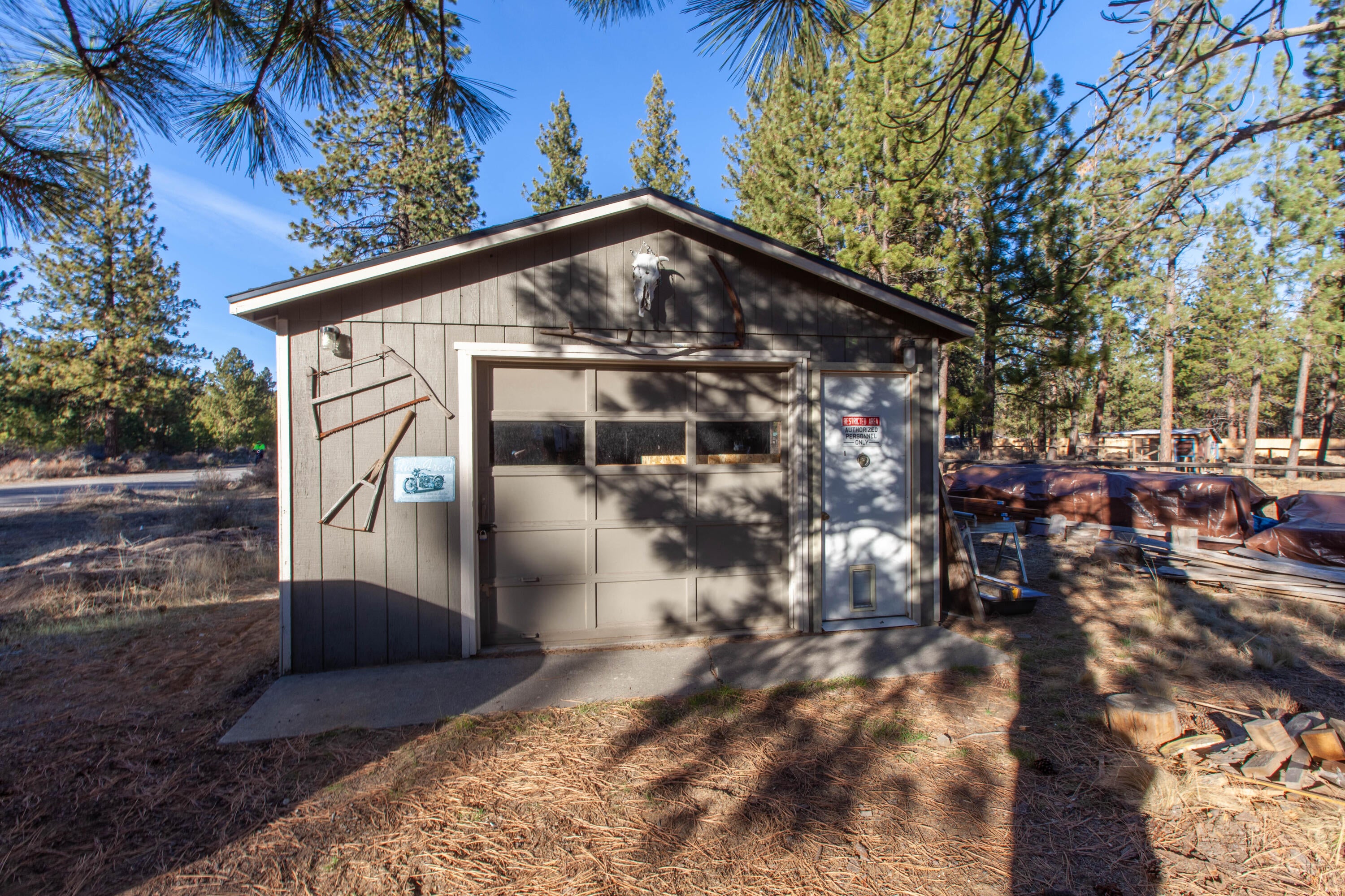 60117 Cinder Butte Road Bend, OR 97702 - Photo 40 of 52 38