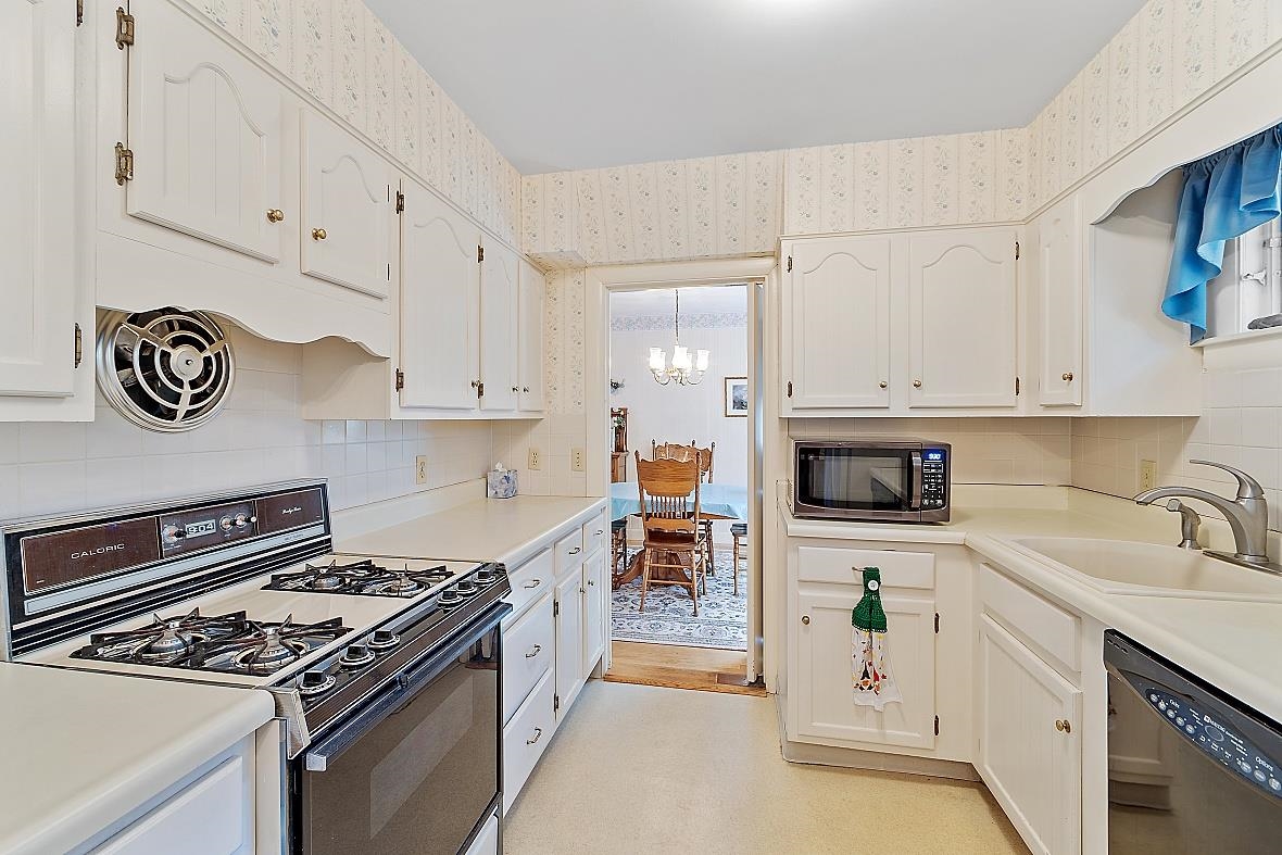 8 Chapman Street Nashua, NH 03060 - Photo 13 of 34