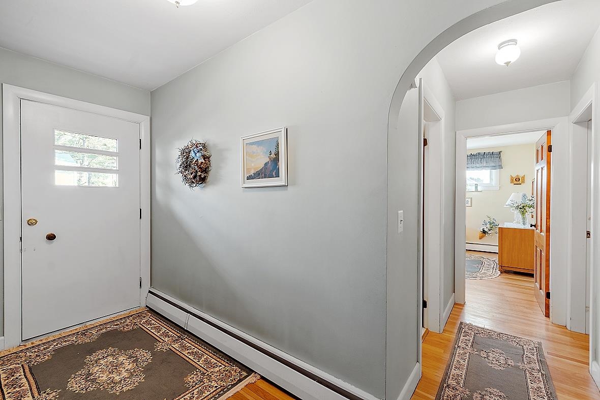 8 Chapman Street Nashua, NH 03060 - Photo 21 of 34