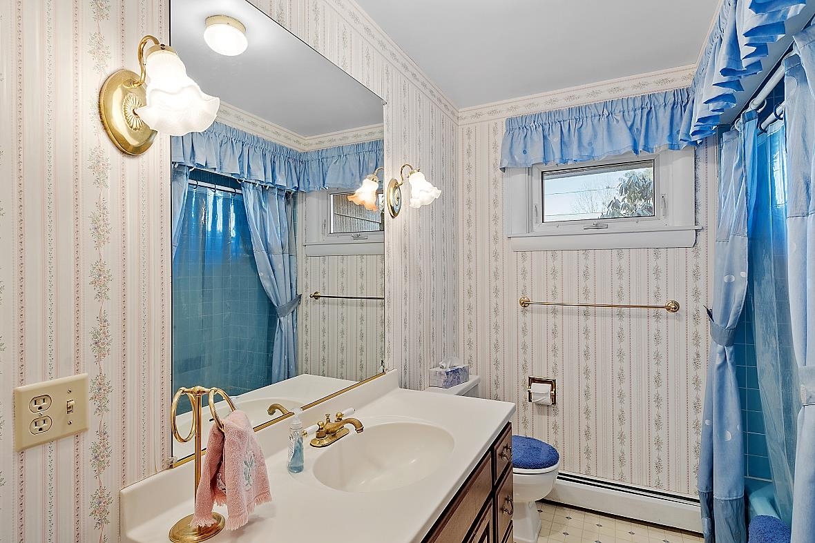 8 Chapman Street Nashua, NH 03060 - Photo 22 of 34