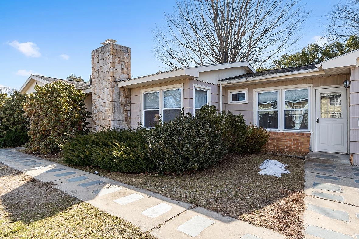 8 Chapman Street Nashua, NH 03060 - Photo 5 of 34
