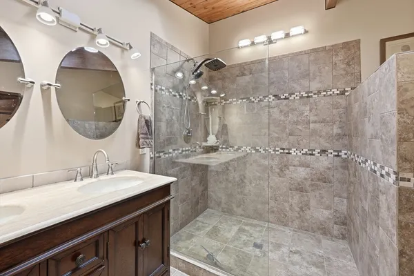 $899,900 | 1023 North Woodstock Road, Southbridge, MA 01550