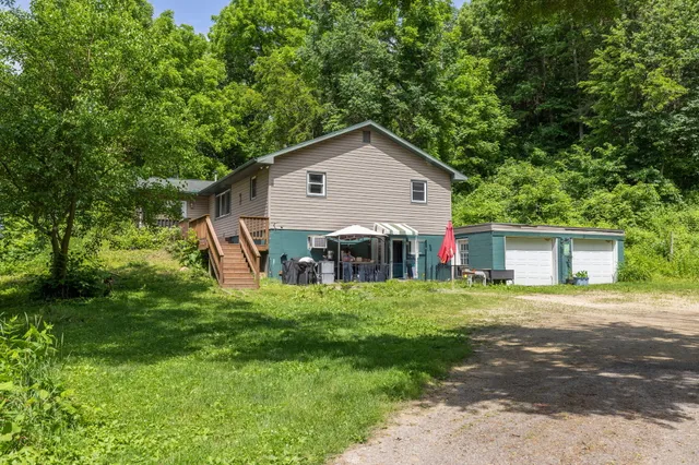 $294,500 | E590 Mundsack Road, Genoa, WI 54632
