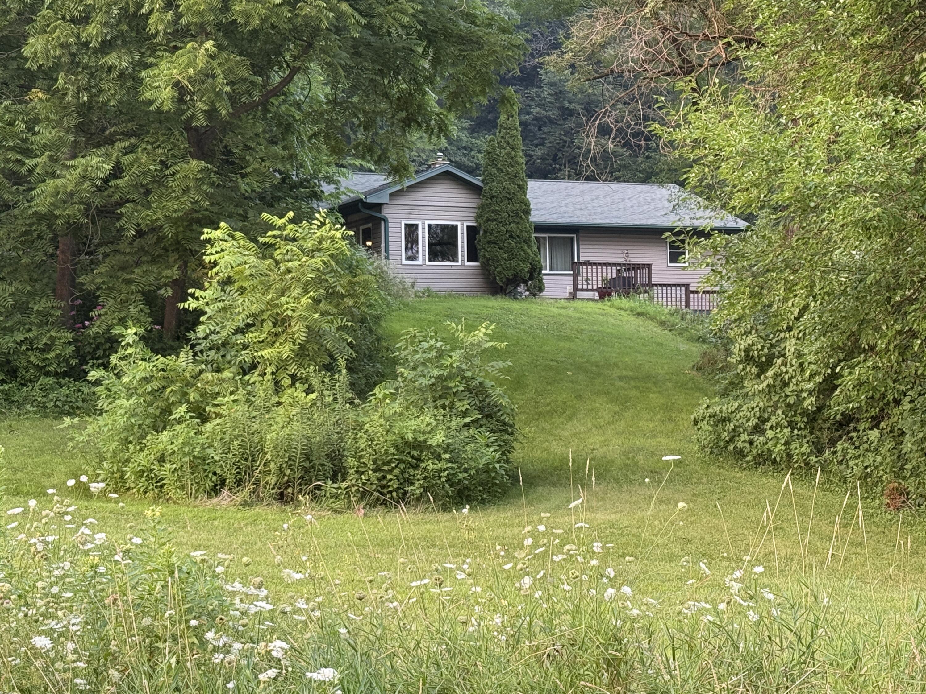 E590 Mundsack Road Genoa, WI 54632 - Photo 25 of 30 Front of House