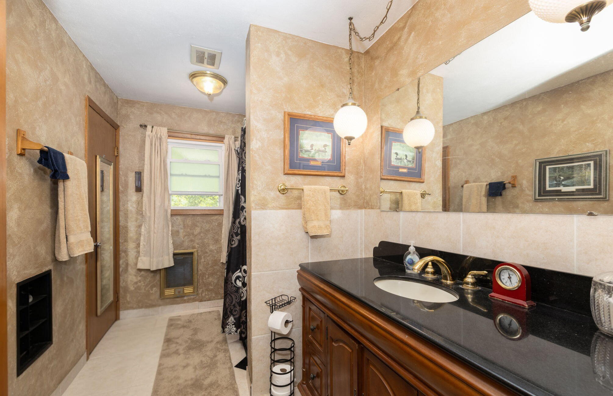 E590 Mundsack Road Genoa, WI 54632 - Photo 8 of 30 Main Level Full Bath