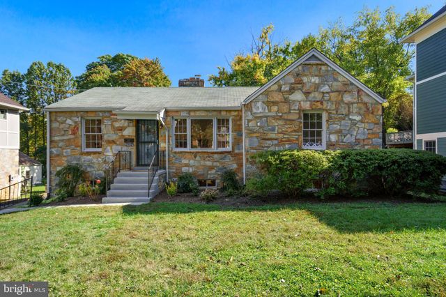 $1,300,000 | 5322 North 26th Street North, Arlington, VA 22207