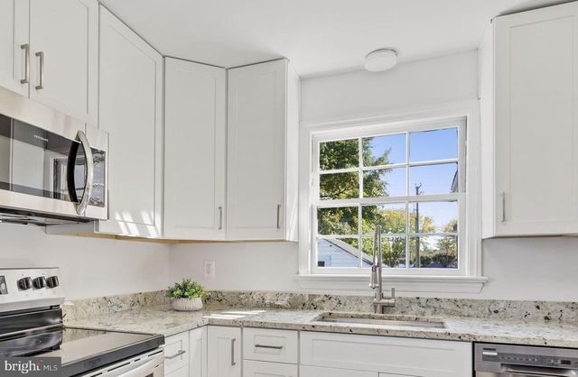 $1,300,000 | 5322 North 26th Street North, Arlington, VA 22207