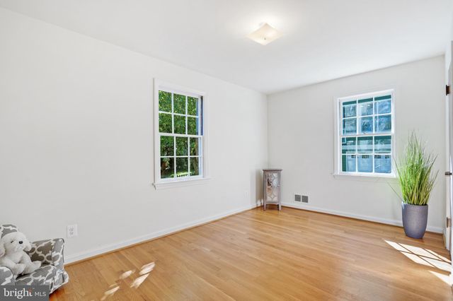 $1,300,000 | 5322 North 26th Street North, Arlington, VA 22207