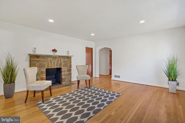 $1,300,000 | 5322 North 26th Street North, Arlington, VA 22207