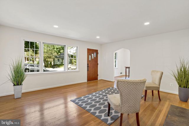 $1,300,000 | 5322 North 26th Street North, Arlington, VA 22207