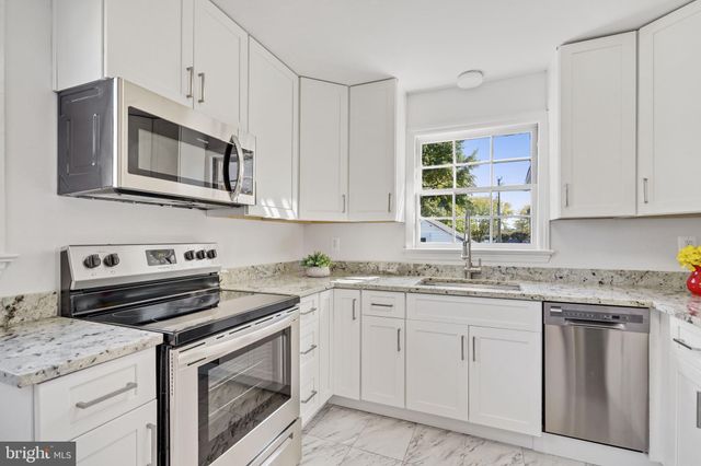 $1,300,000 | 5322 North 26th Street North, Arlington, VA 22207